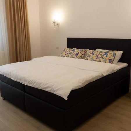 M Rooms Bucharest Luaran gambar