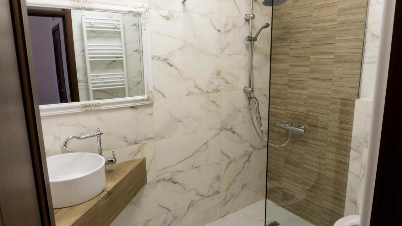 M Rooms Bucharest Luaran gambar